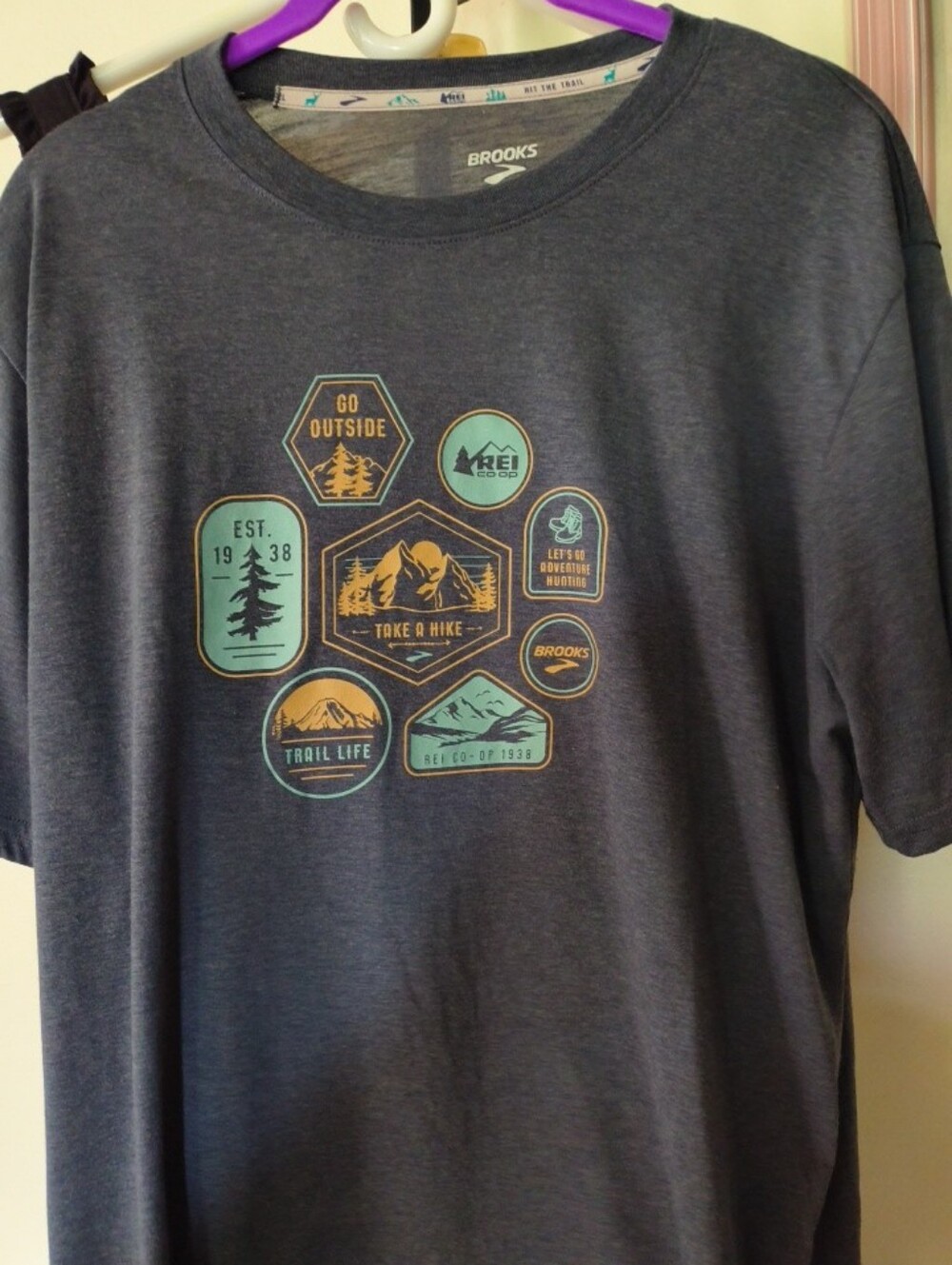 BrooksxREI Co-op Graphic 'Take A Hike' Badge Tee Gray L Hiking Camping Hiking
